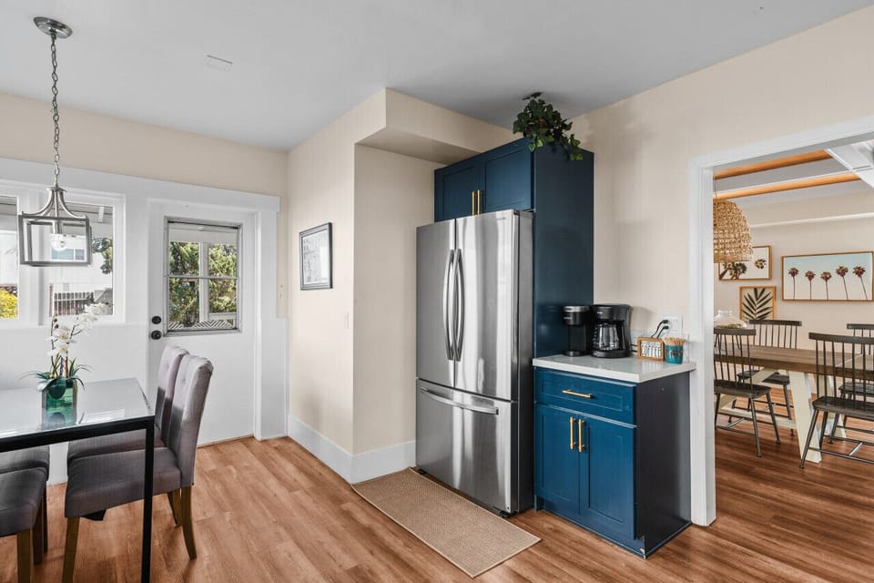 Newly remodeled kitchen with plenty of space and breakfast table