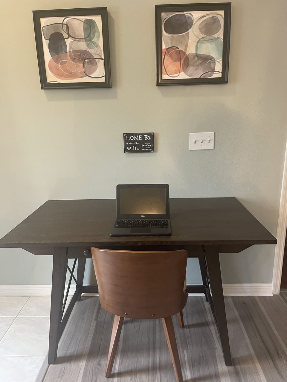 work space 
free Wi-Fi 