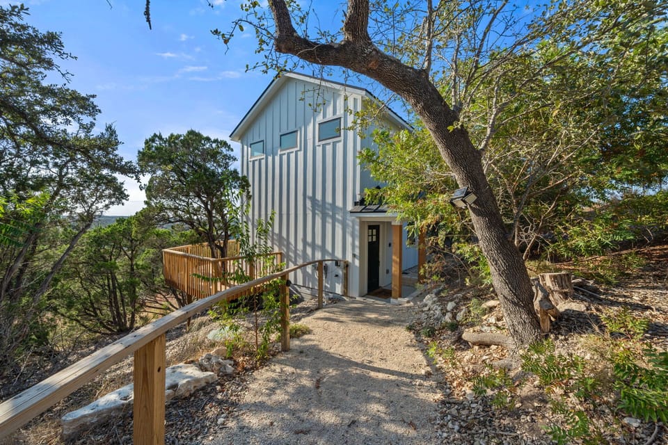 Entrance to Travis Treehouse 
