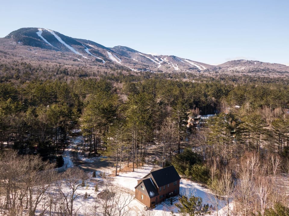 Alpine Lodge- Beautiful New Home Minutes to Swim, Hiking, Bike (1428)