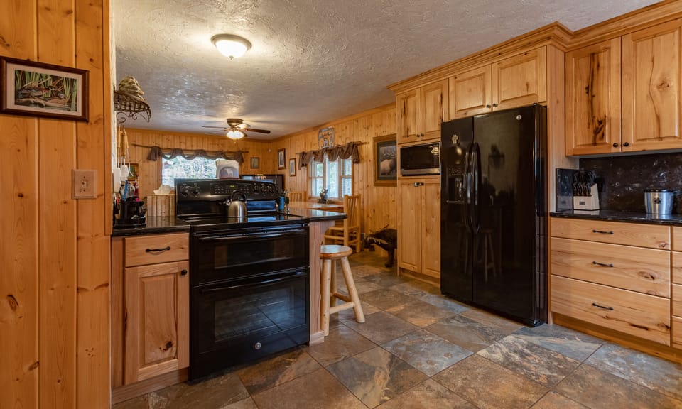 Villa (2 Bedrooms) | Private kitchen | Fridge, microwave, oven, stovetop