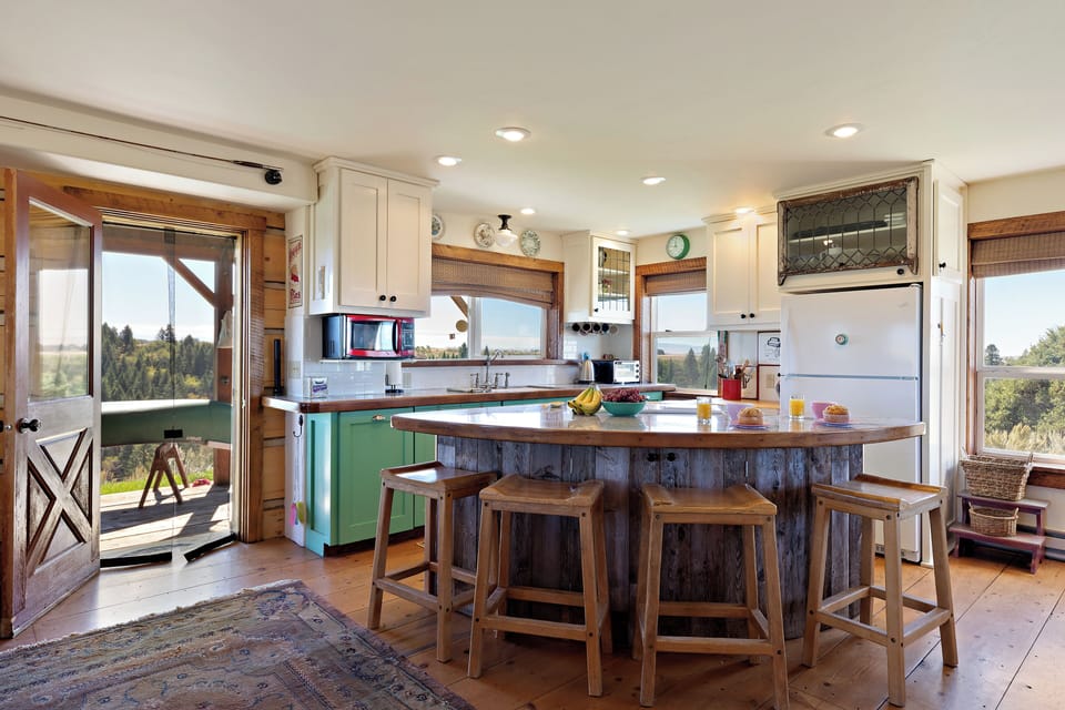 House (2 Bedrooms) | Private kitchen | Fridge, microwave, oven, stovetop