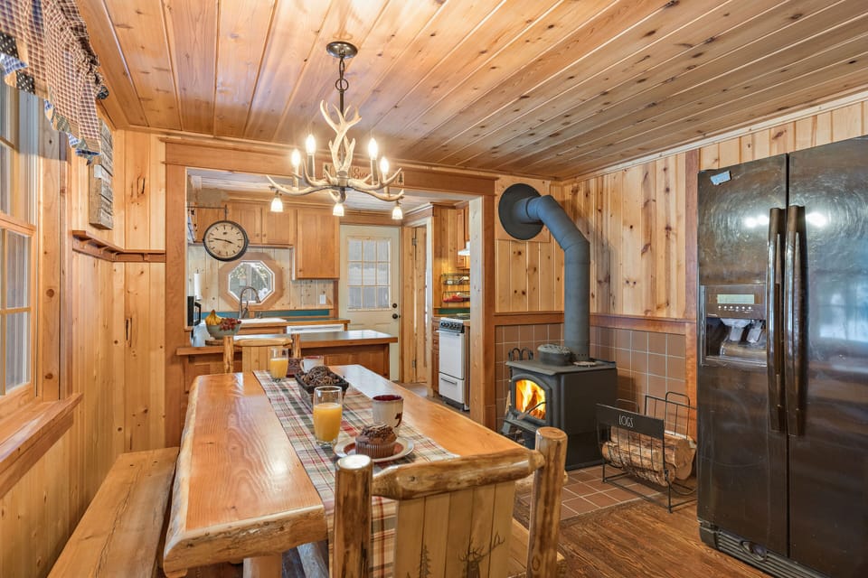 House (4 Bedrooms) | Dining room