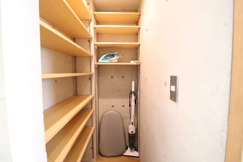 City Apartment | Wardrobe