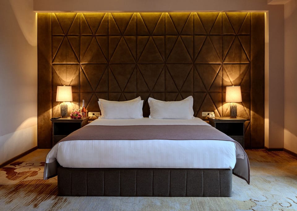 Superior Double Room | Minibar, in-room safe, blackout drapes, soundproofing