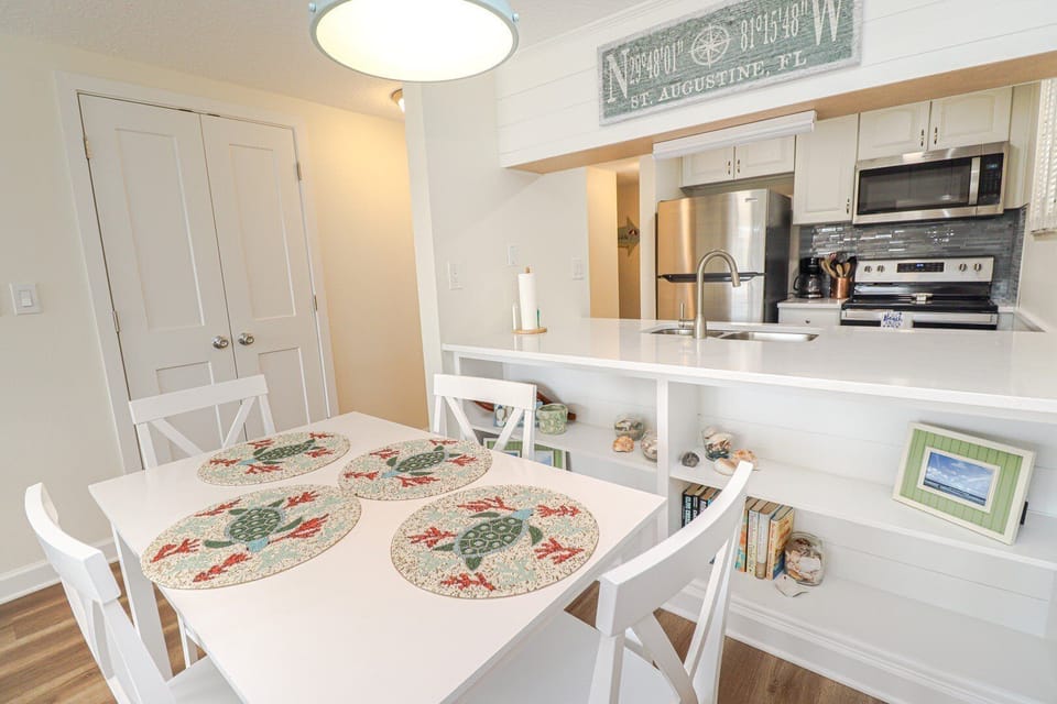 St. Augustine Beach Rentals Dining Room