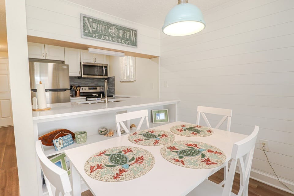 St. Augustine Beach Rentals Dining Room