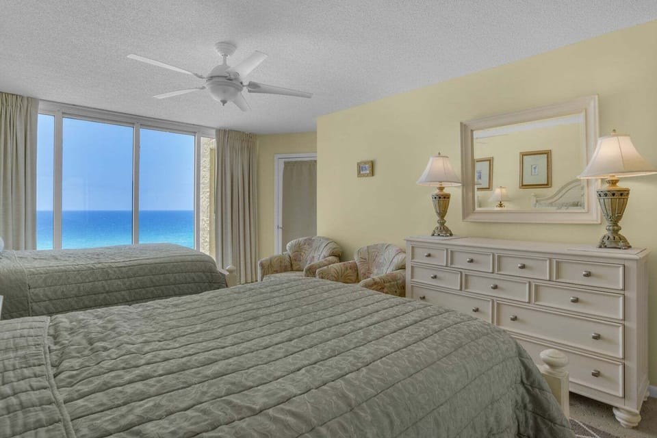 Guest bedroom