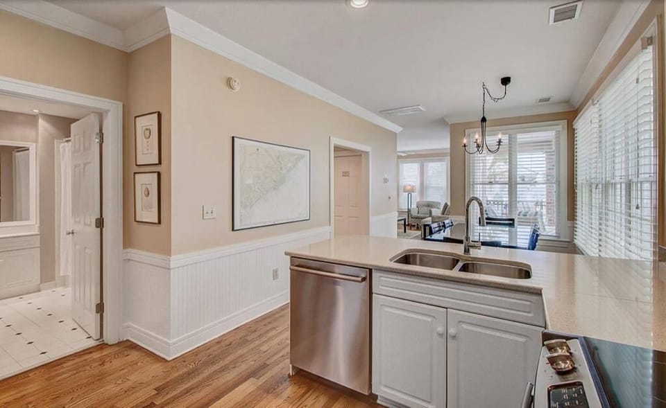 Kitchen and Dining Area, 112 Grand Pavilion