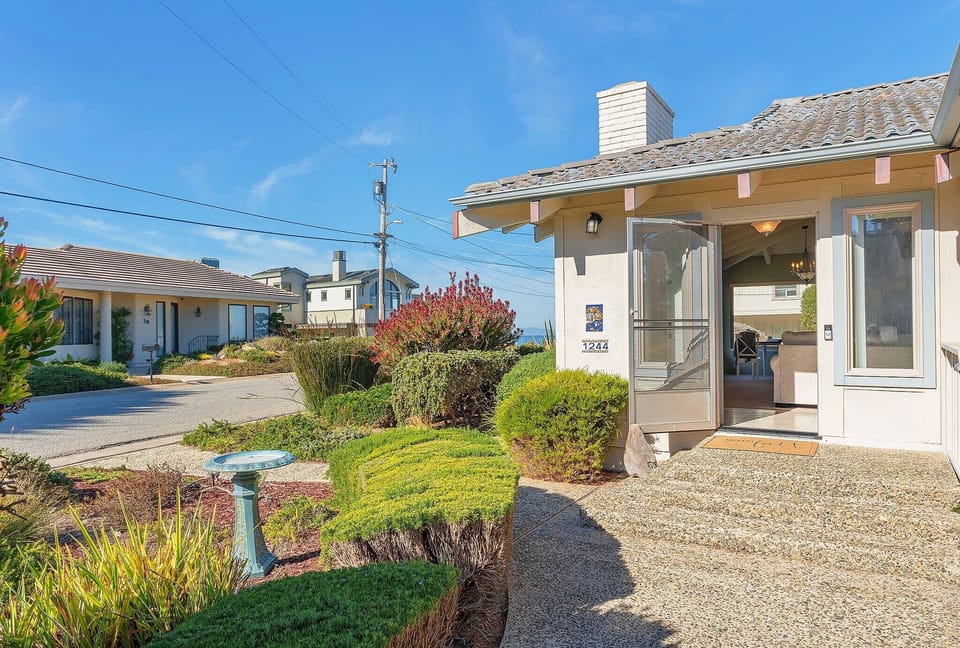 Welcome to  "Seacake"!  2 Bedrooms, 2 Baths