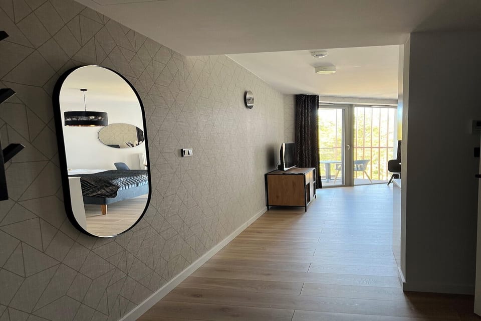 Entrance / Reception