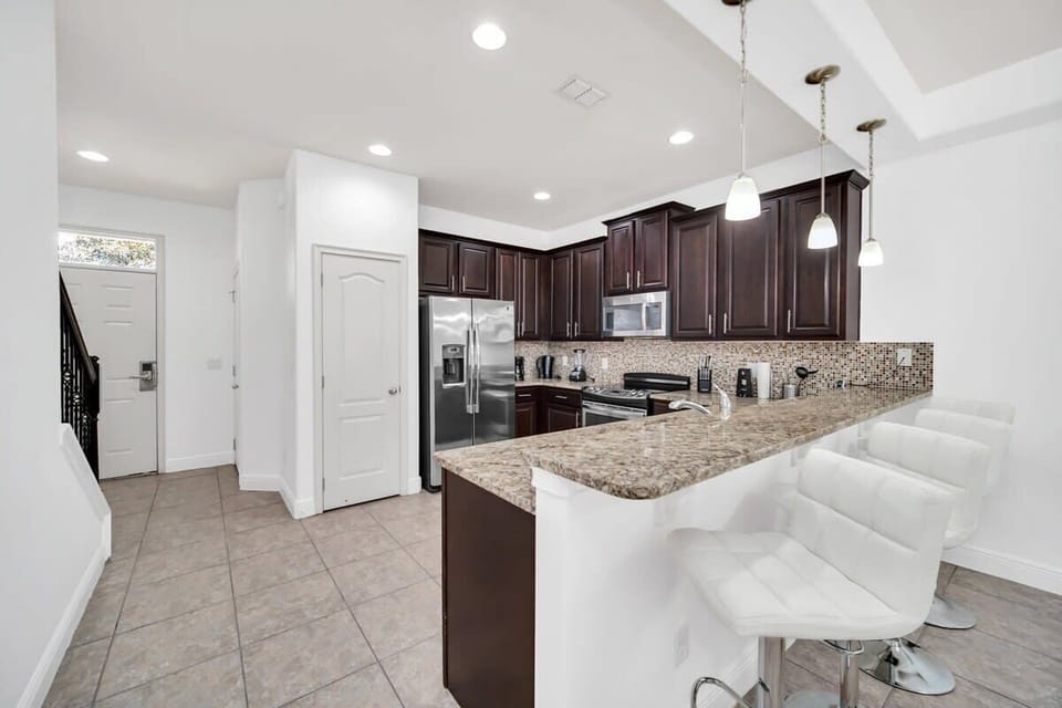 8165RosevilleBlvd_06
