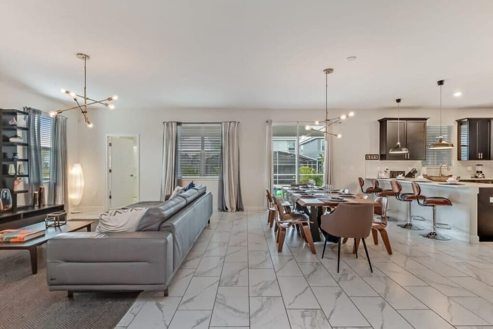 8940TitaniumWay,ChampionsGate_04