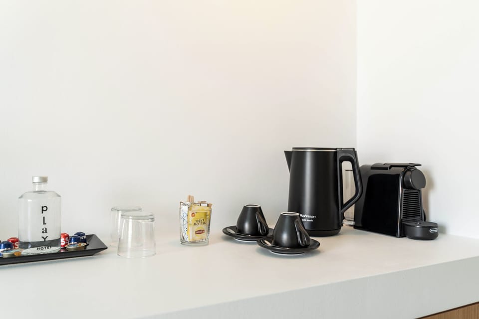 Deluxe Room | Coffee and/or coffee maker