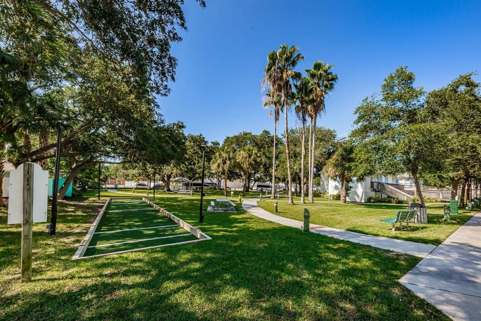 148-web-or-mls-79-Chic-a-Si20Park