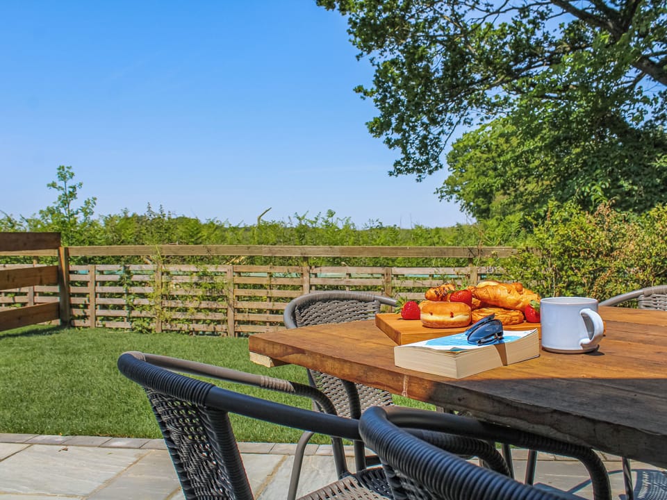 Sitting-out-area | No. 3 Rabbit Warren - Middle of Nowhere, Great Witchingham