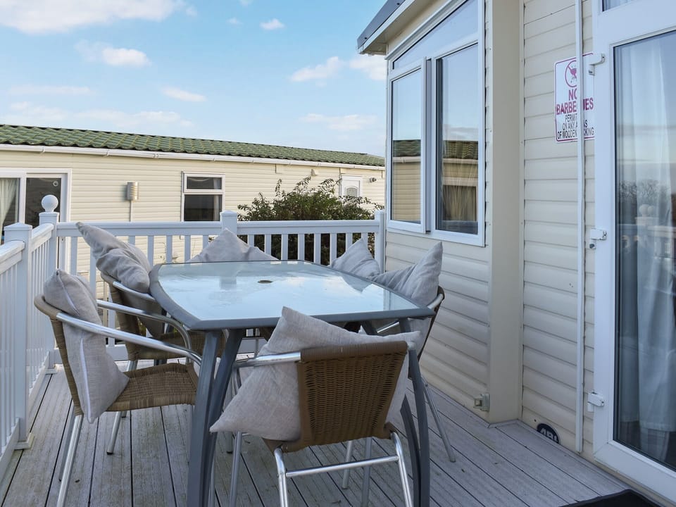 Terrace | Solent Retreat - Solent Village 13, Thorness Bay