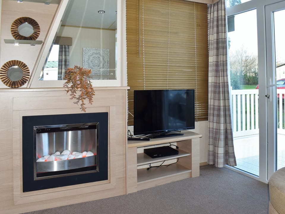 Twin bedroom | Solent Retreat - Solent Village 13, Thorness Bay