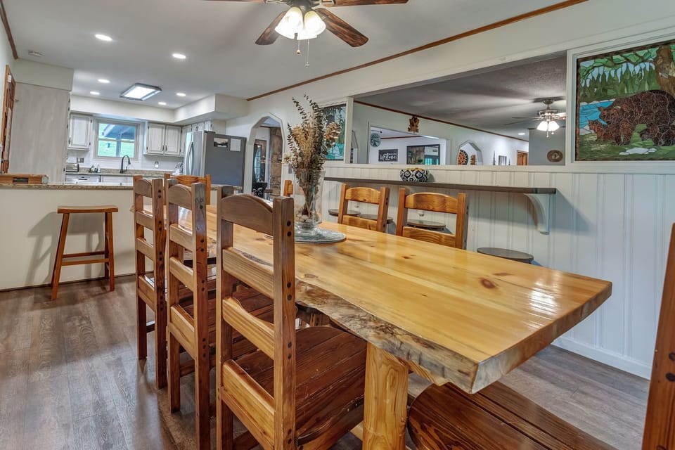 Dining room
