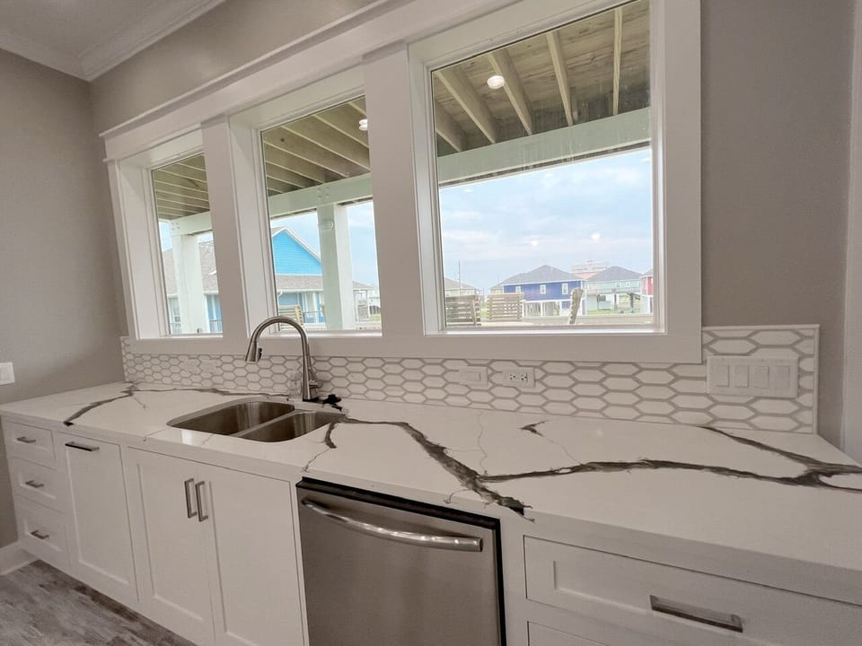 House, 4 Bedrooms | Private kitchen | Coffee/tea maker, fridge