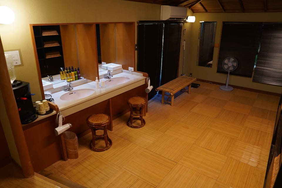 Hot springs, aromatherapy, massages
