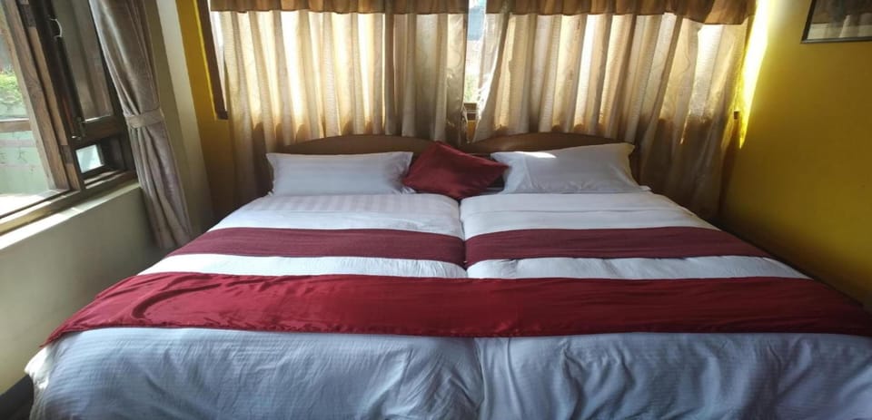 Standard Single Room | Free WiFi, bed sheets