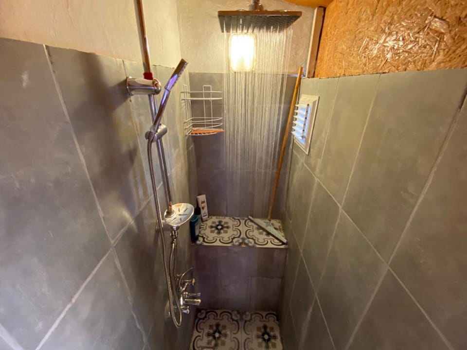 Traditional Room | Desk, laptop workspace, iron/ironing board, WiFi (free)