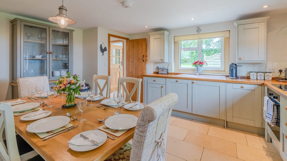 Kitchen/Diner, Bill's Cottage, Bolthole Retreats