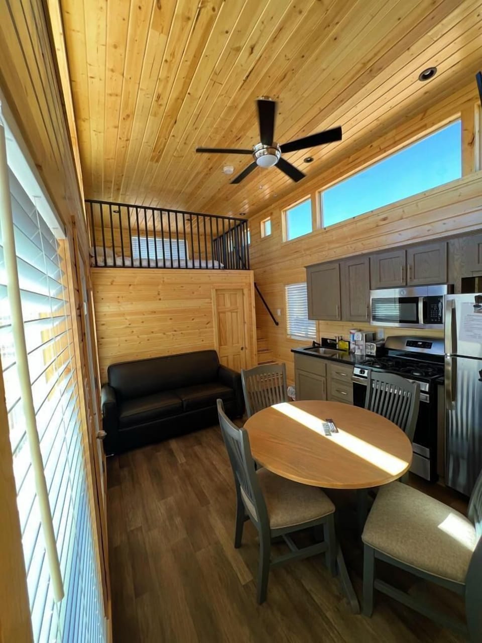 Kitchen, Dining room, Livingroom