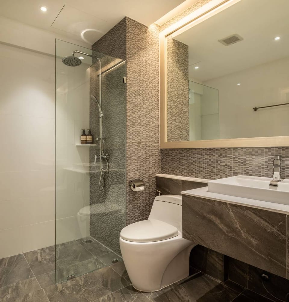 Superior Double or Twin Room with City View | Blackout drapes, rollaway beds, free WiFi, bed sheets
