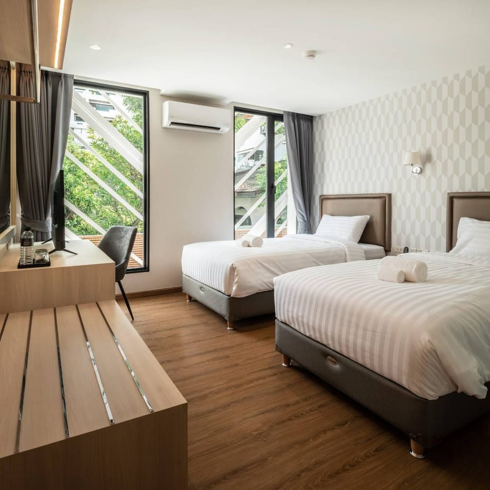Superior Double or Twin Room with City View | Blackout drapes, rollaway beds, free WiFi, bed sheets