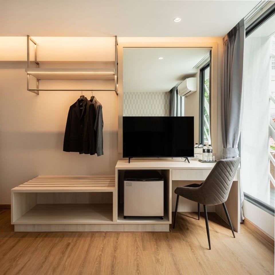 Superior Double or Twin Room with City View | Blackout drapes, rollaway beds, free WiFi, bed sheets
