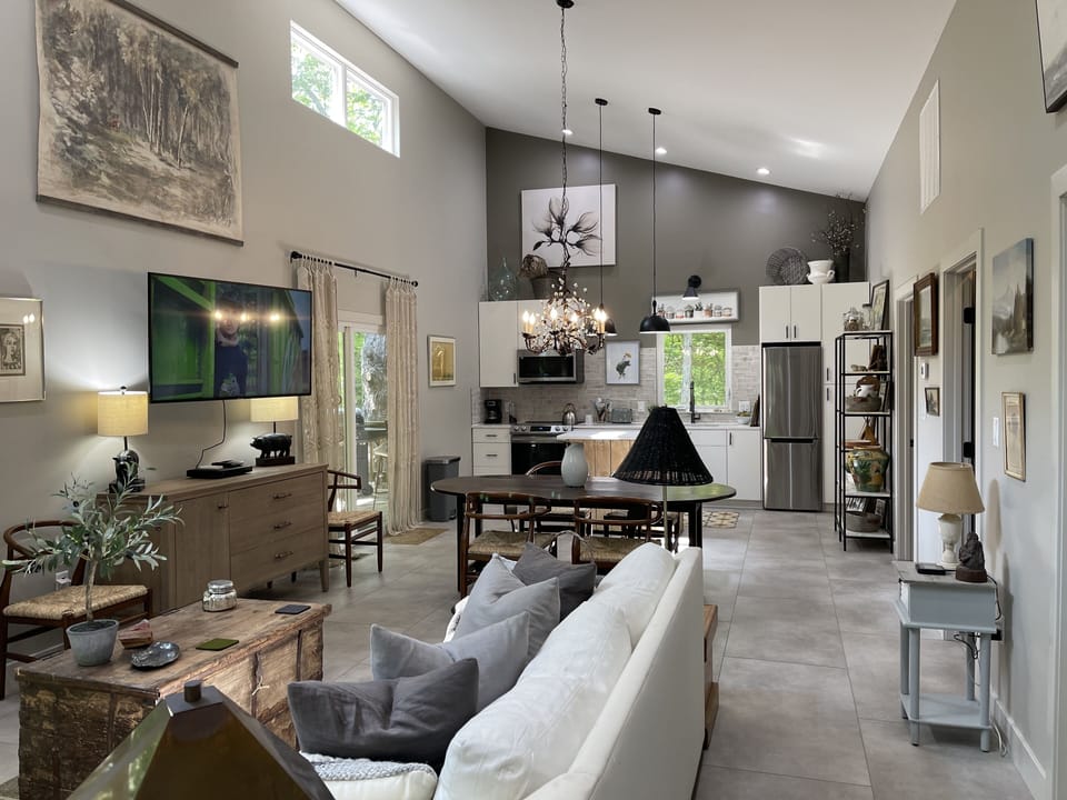 Open floor plan!