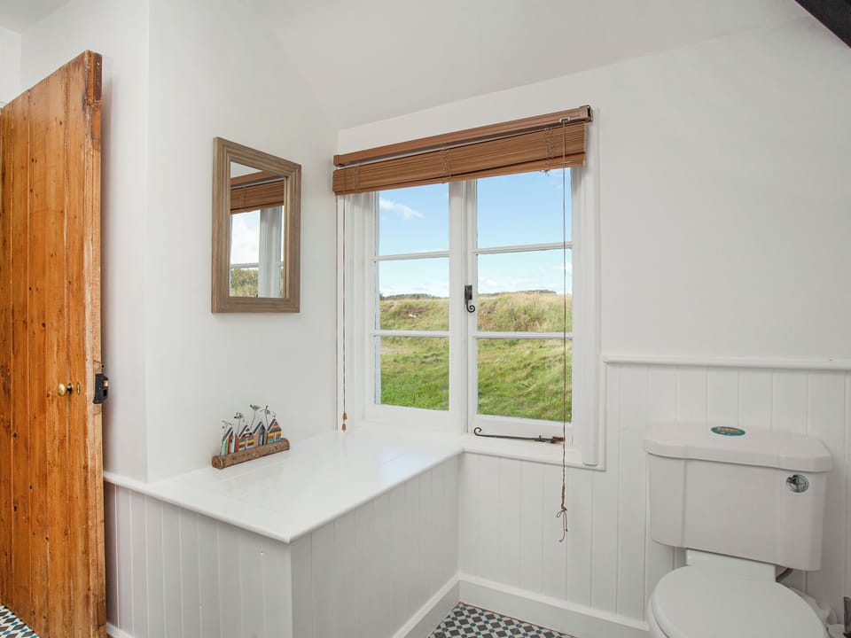 Bathroom | Trevigue Holiday Cottage - Trevigue Holiday Cottages, Crackington Haven, near Bude