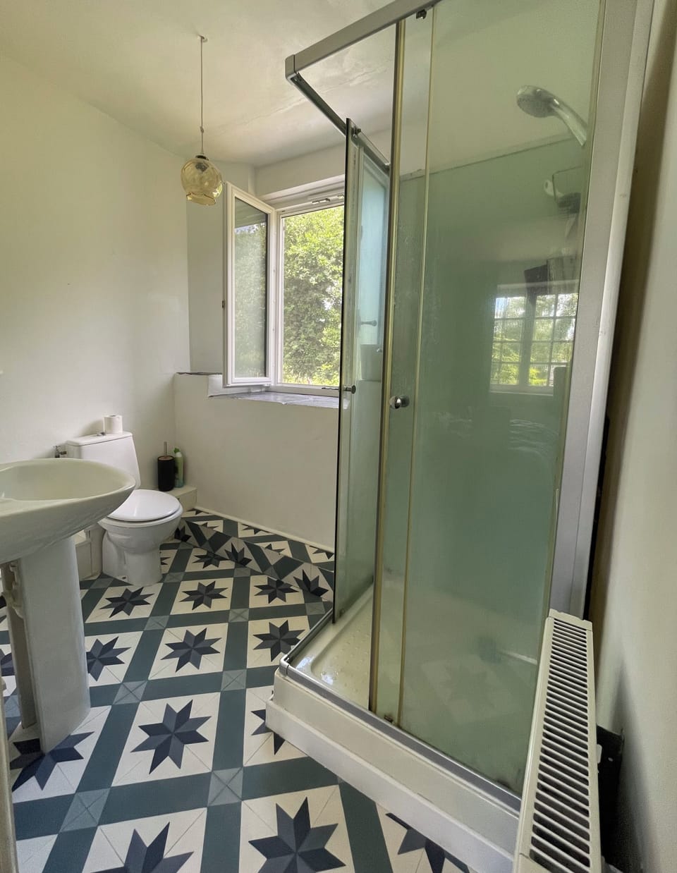 En-Suite bathroom