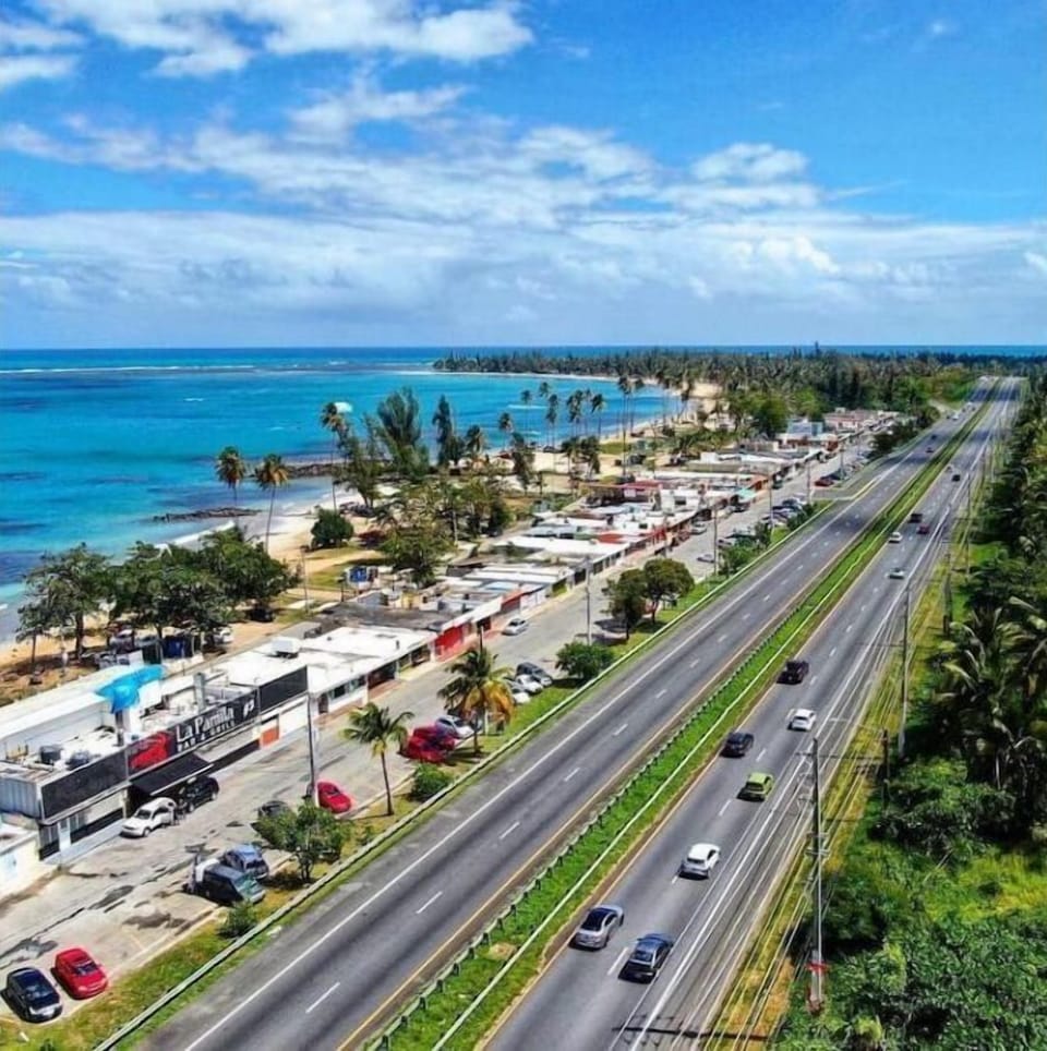 LUQUILLO BEACH AND ITS KIOSKOS TO VISIT AND DELIGHT WITH PUERTORRICAN CUISINE