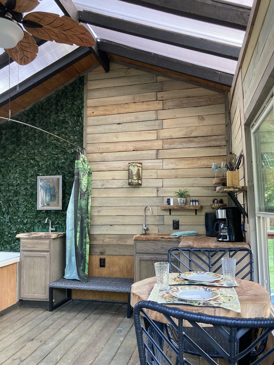 Outdoor dining