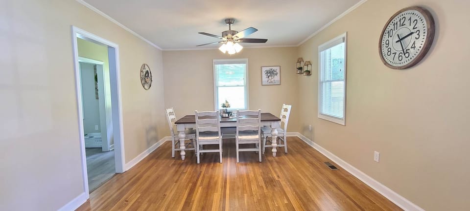 Dining Room 
Large table (4 chairs and bench seating)
