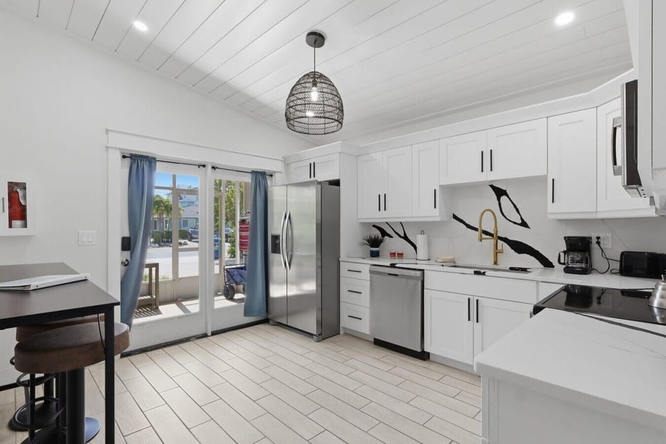 full stocked, spacious kitchen
