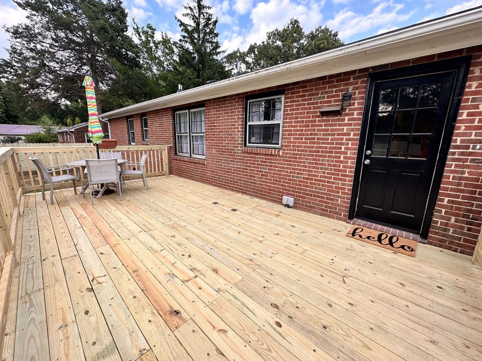 Outdoor dining