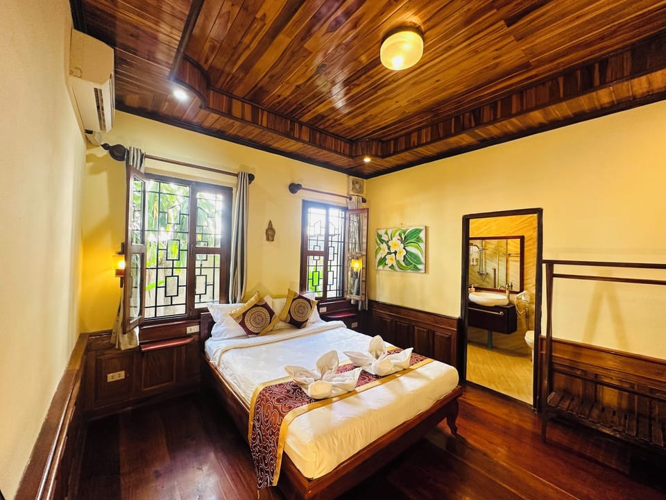 Deluxe Double Room | Egyptian cotton sheets, premium bedding, down comforters