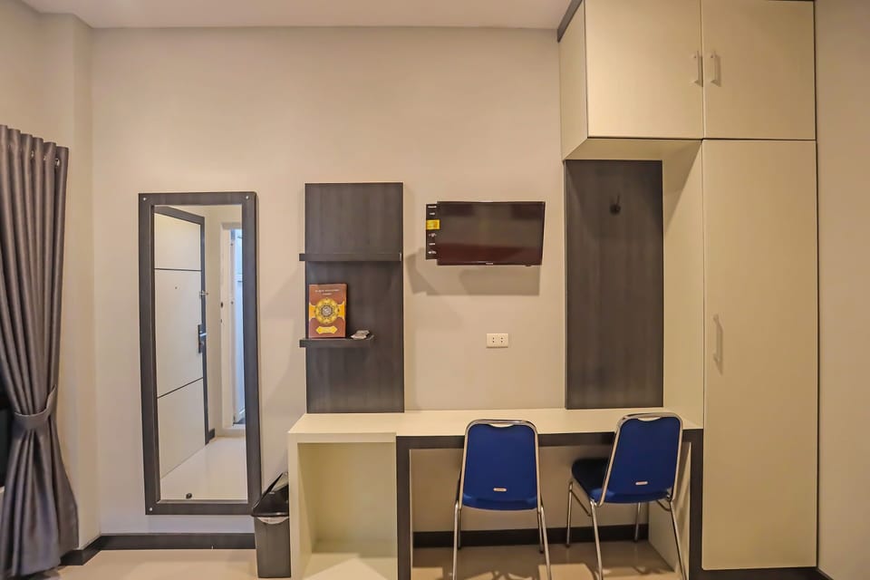 Standard Double Room | Desk, laptop workspace, soundproofing, WiFi (free)