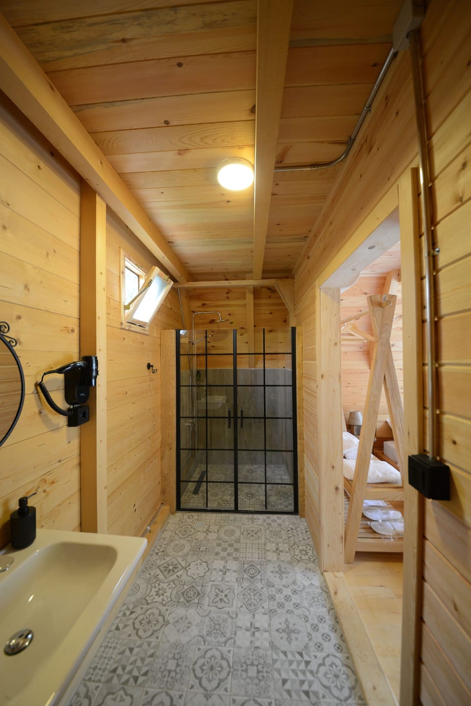 Luxury Bungalow | Bathroom