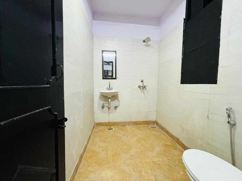 Shower, towels