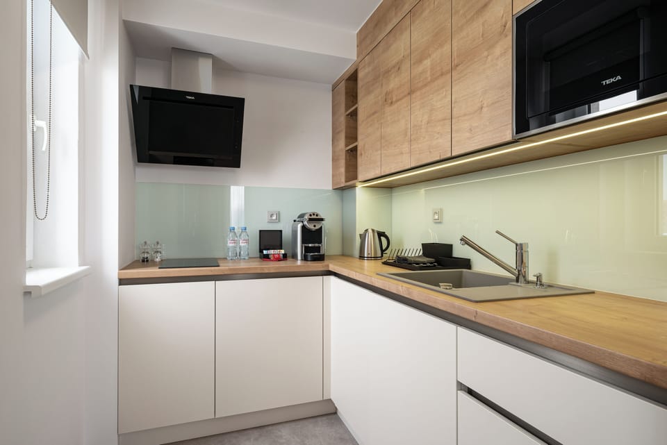 Superior Twin Room | Private kitchen | Mini-fridge, microwave, stovetop, espresso maker