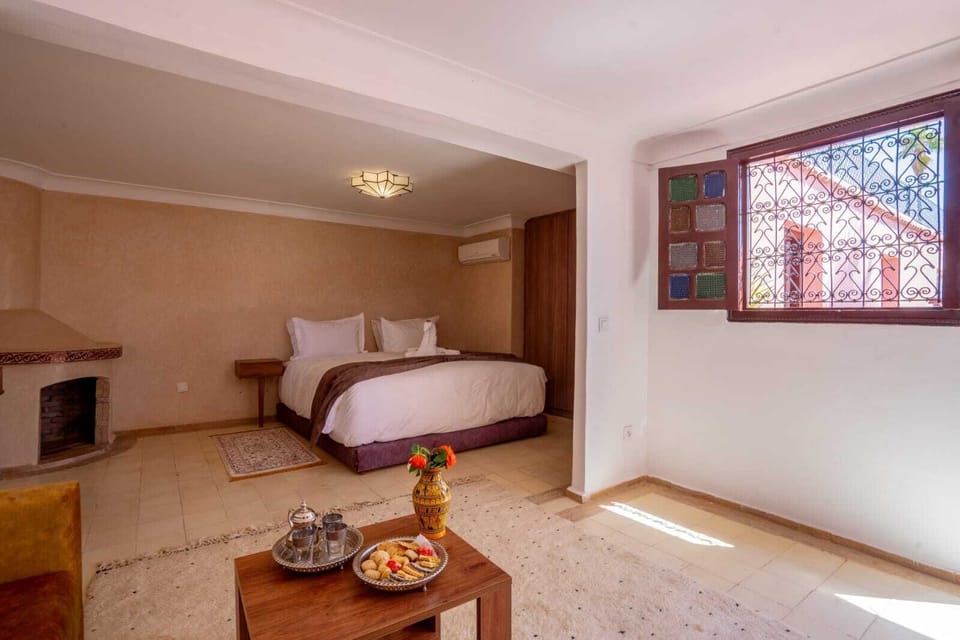 Luxury Suite | In-room safe, soundproofing, free WiFi