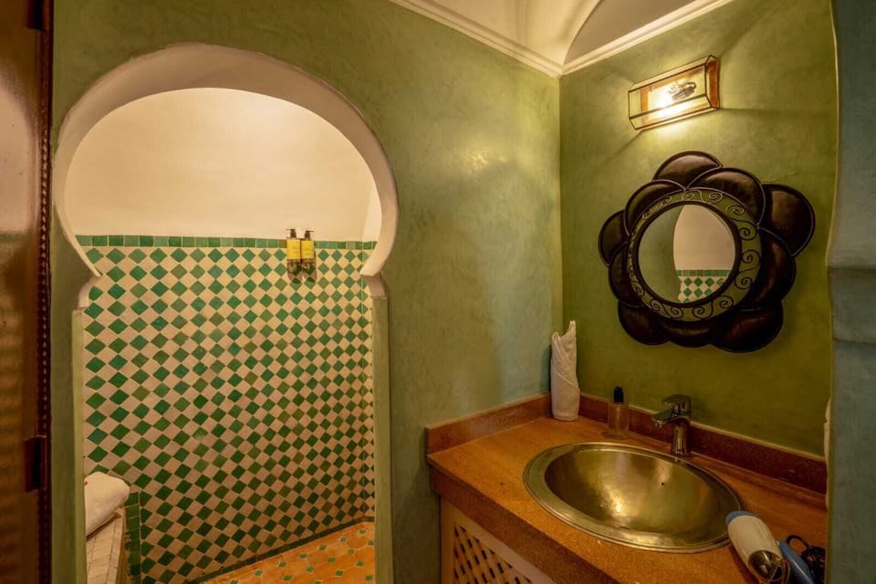 Superior Double or Twin Room | Bathroom | Hair dryer