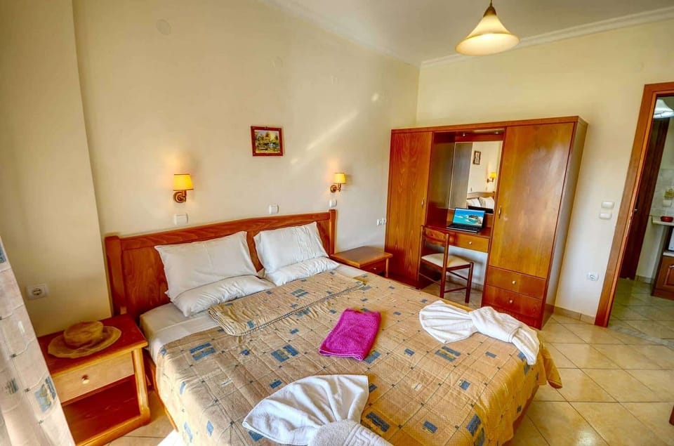 Sunset Blue Agios Stefanos Bed and Breakfast in Peloponnese, Western Greece and the Ionian