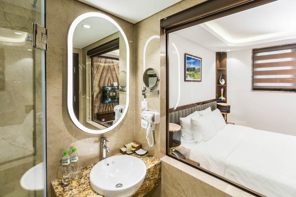 Standard Double Room | Bathroom | Slippers