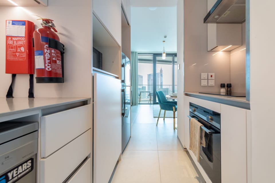 Premium Apartment, 1 Bedroom, Non Smoking, Marina View | Private kitchen | Espresso maker, coffee/tea maker, full-size fridge, microwave